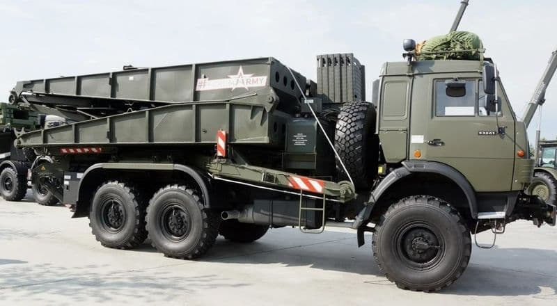 Тяжёлый механизированный мост ТММ-7 на марше